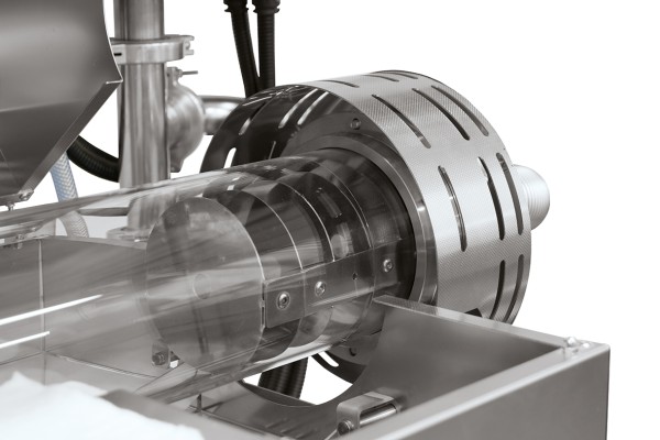 Flange with heat radiation protection insert (gas supply system 15)