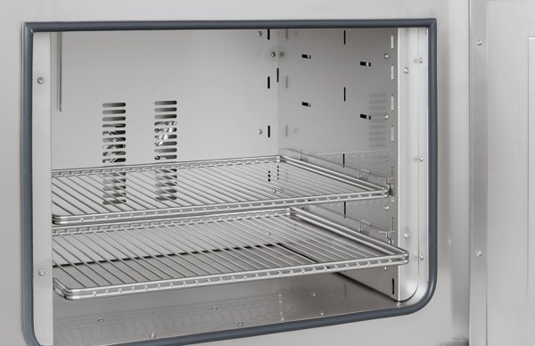 Extricable metal grids to load the oven in different layers
