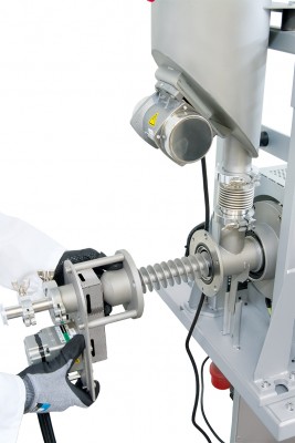 Screw-conveyor with variable speed